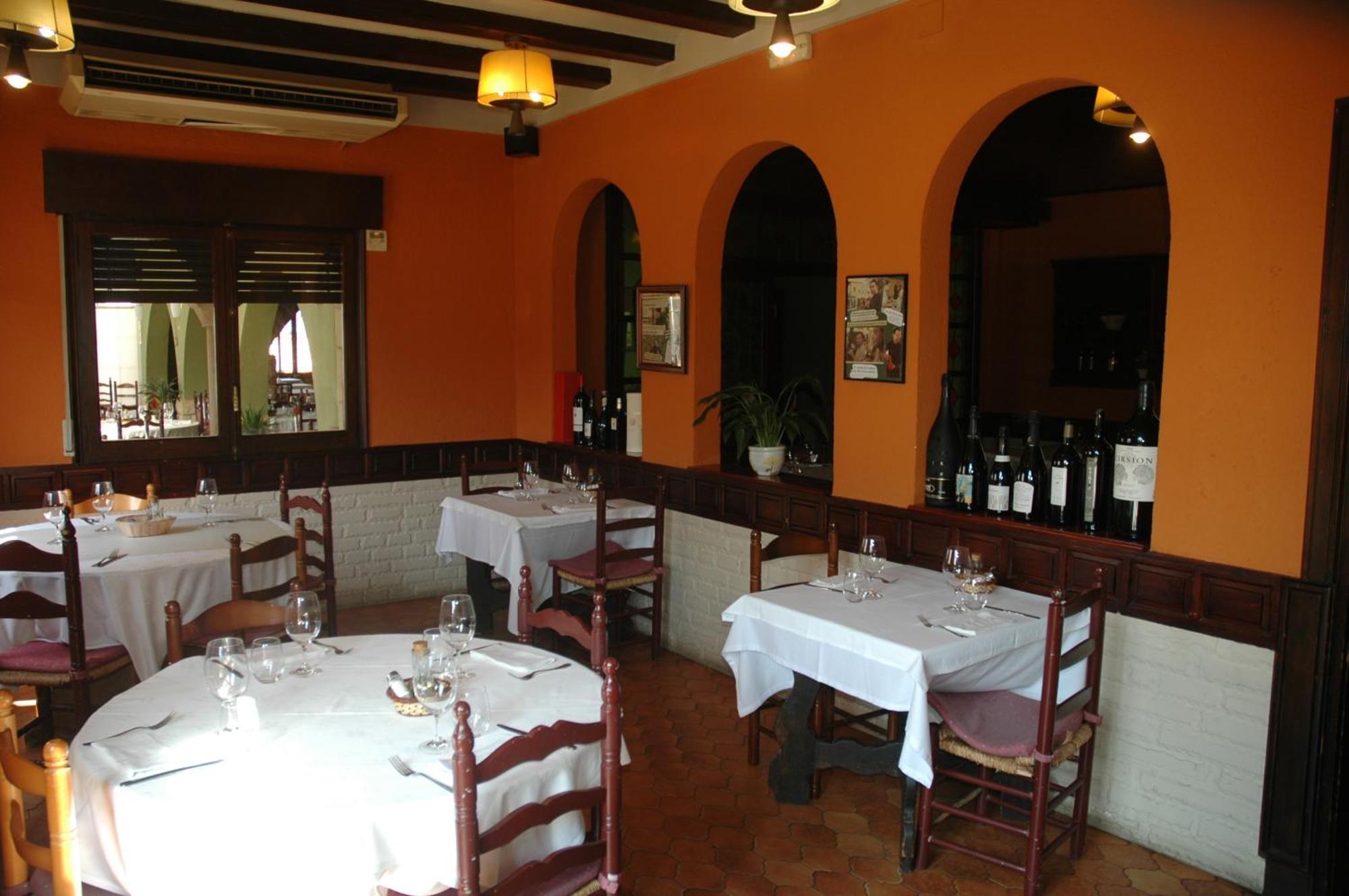 Hotel Restaurant El Bosc Banyeres del Penedes Exterior photo